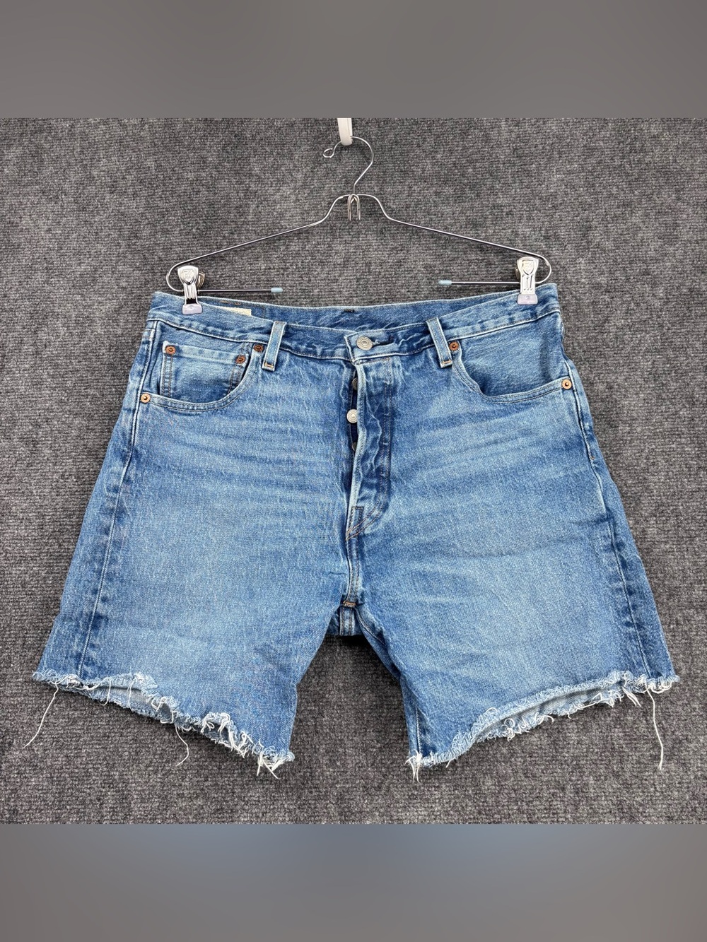 Levi’s 501 Classic High Rise Button Fly Cut Off Shorts Women’s 33 6” Inseam